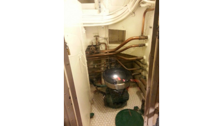 PAMPANITO (SS-383) Submarine - Bathroom Review
