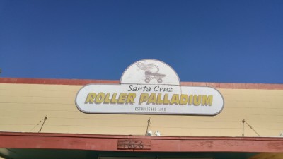 Santa Cruz Roller Palladium, Santa Cruz, California - Bathroom Review